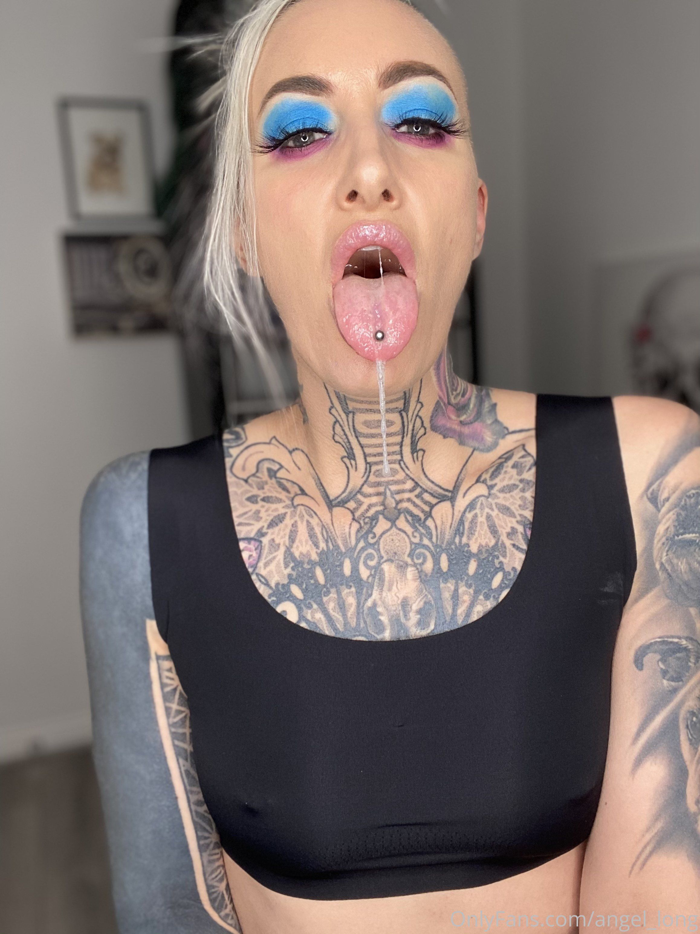 angel_long-25-12-2020-1516738348-Merry Christmas everyone ð ð let me dribbl...